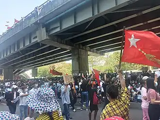 Акция протеста на перекрестке Хледан в Янгоне