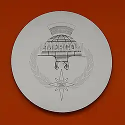 Декоративное панно на межпутевых колоннах