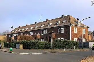 Фасад здания: декабрь 2022