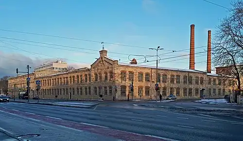 Здание бывшего фанерно-мебельного комбината