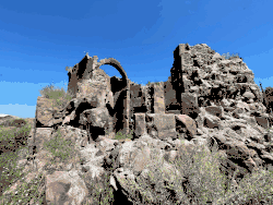 Останки церкви