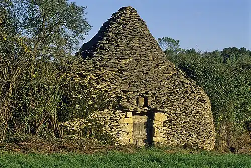 Хижина сухой кладки