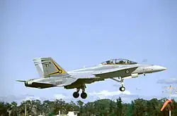 Один из первых RAAF F/A-18B Hornet в 1985