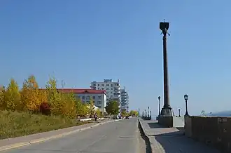 Набережная и стела в честь первопроходцев