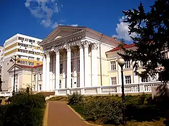 Здание театра Авиловский Дворец