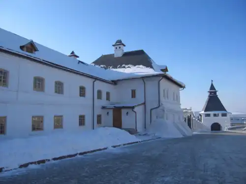 Братский корпус и дом казначея