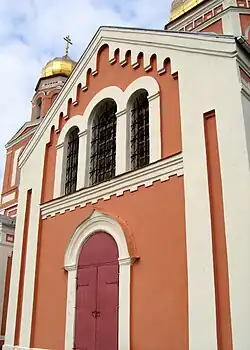 Вход в храм