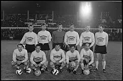 Поль Соваж крайний справа в нижнем ряду.