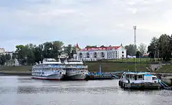 Теплоходы проекта «Анатолий Папанов» и «Космонавт Гагарин» в Угличе