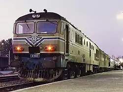 1975: Electroputere разрабатывает тепловозы LDE 3000 и LDE 4000 с использованием двигателей ALCO американского производства, произведенных в UCM Reșita. На фотографии изображен LDE 4000 постройки 1982 года, работающий на Греческих железных дорогах.