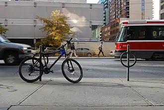Прикольный велосипед в Торонто