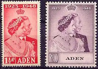 1948: марки из омнибусного «Серебряного юбилейного выпуска»[англ.]  в честь серебряной свадьбы короля Георга VI (Sc #30, 31)