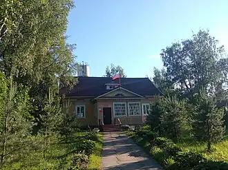 Административное здание в посëлке Ромашки