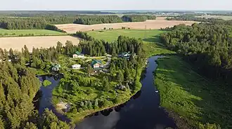 Вид с высоты птичьего полёта реки Комёлы и базы отдыха «Комёла»