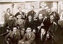 Афрасияб Бадалбейли (3-й во 2-м ряду) во время учёбы в музыкальном техникуме