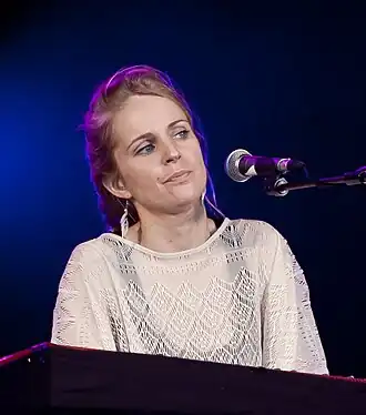 Агнес в 2011 году