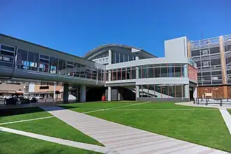 Здание станции Акита в августе 2020 года