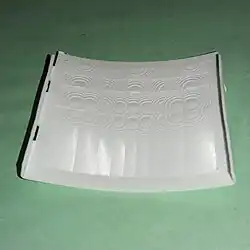 Фасетный фокусирующий элемент охранного извещателя для инфракрасного излучения с линзами Френеля