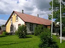 Бывший волостной дом Албу в Ярва-Мадизе