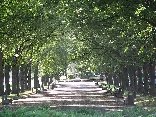 Сквер в августе 2011 года