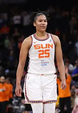 Алисса в игре за «Коннектикут Сан» против «Миннесота Линкс» (1 июня 2023 года)