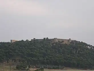 Вид замка со стороны долины