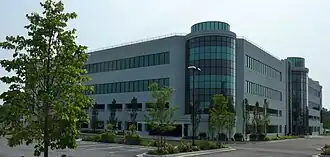 Штаб-квартира в Вудбери, Нью-Йорк