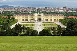 Дворец Шёнбрунн. Парковый фасад. 1696—1713. Вена