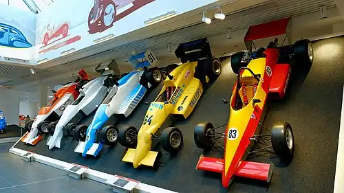 Экспозиция отечественных спортивных автомобилей