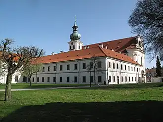 Вид на монастырь