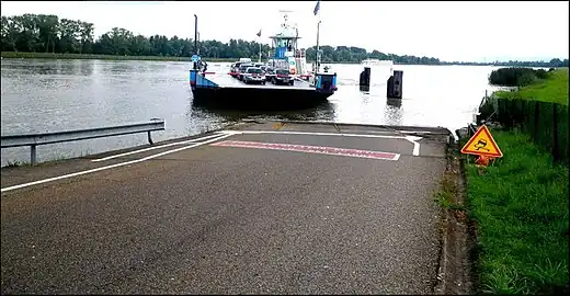 Судно, отправляющееся к берегам Германии