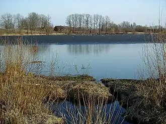 Вид на озеро Бакану весной 2003 года.