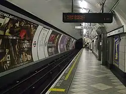 Платформа станции «Банк» Северной линии