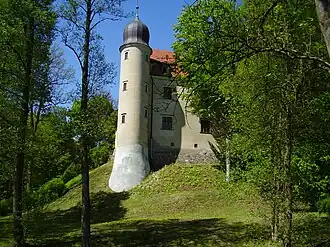 Угловая башня замка