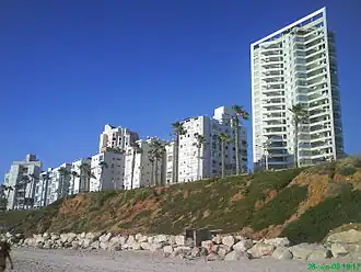 Вид на Бат-Ям с моря