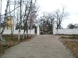 Беково. Вход в бывшую усадьбу Устиновых. 2011 год.