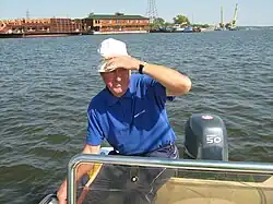 На борту тренерского катера на акватории Клязьминского водохранилища