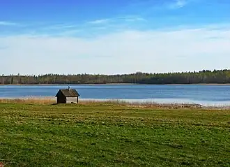 Юго-западный берег озера около села Капини