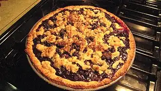 Черничный пирог с крошкой