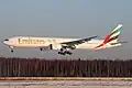 Boeing 777-300 авиакомпании Emirates в аэропорту Домодедово