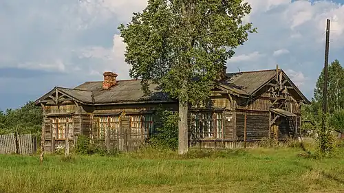 Бывшая казарма (на стороне Полоцкой улицы)