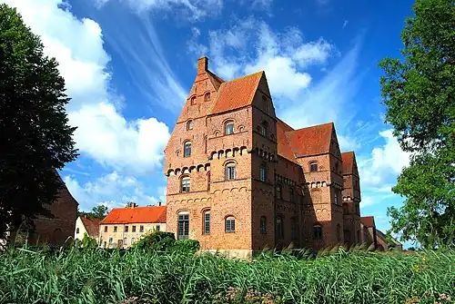 Вид замка с восточной стороны