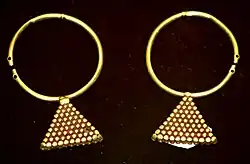 Золотые серьги