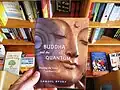 Книга «Будда и Квант», книжный магазин в Ванкувере. Из предисловия: «… мы сможем понять современную физику, только если поместим пространство и время внутрь сознания»