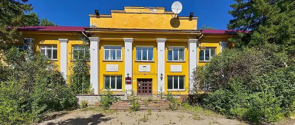 Заброшенное здание заводоуправления