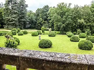 Сад с западной стороны от замка