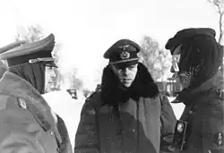 На фото слева (ноябрь 1941 года)