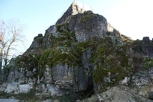 Вид бывшей цитадели снизу