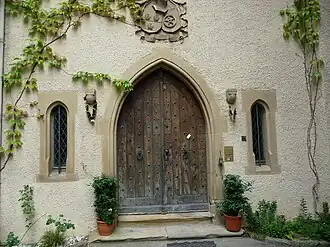 Вход в главное здание