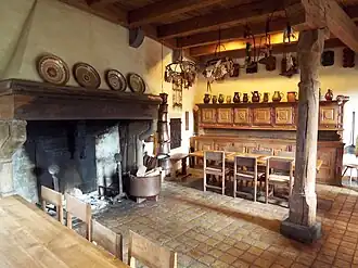 Внутри бывшей замковой кухни